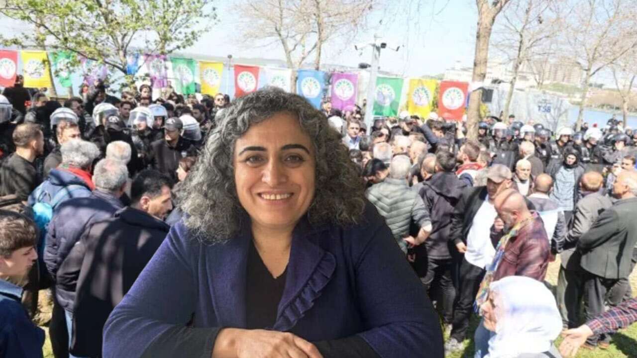 Eski HDP Eş Genel Başkanı Sebahat Tuncel gözaltına alındı