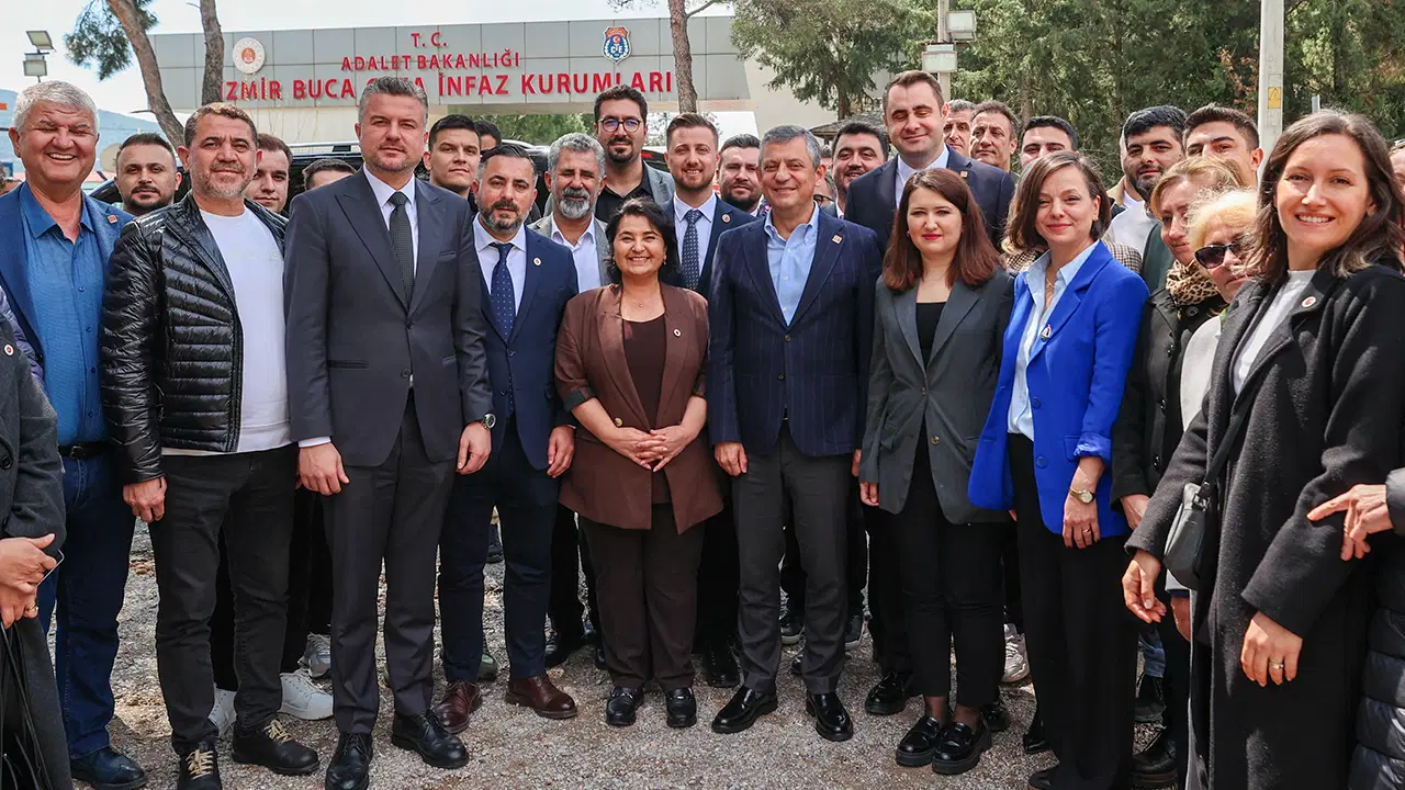 CHP lideri Özel'den Tunç Soyer ve Şenol Aslanoğlu'na ziyaret