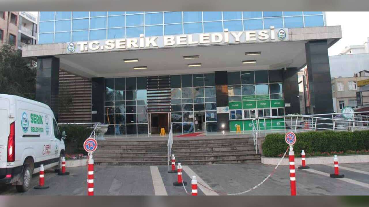 Belediyeye pompalı tüfekle saldırı