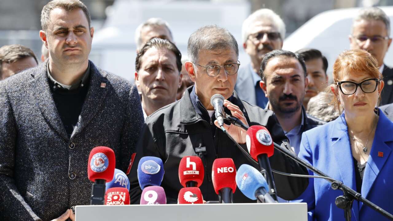 Cemil Tugay: “Belediyeye ait yüz milyonlarca liralık kamu malına el konuldu”