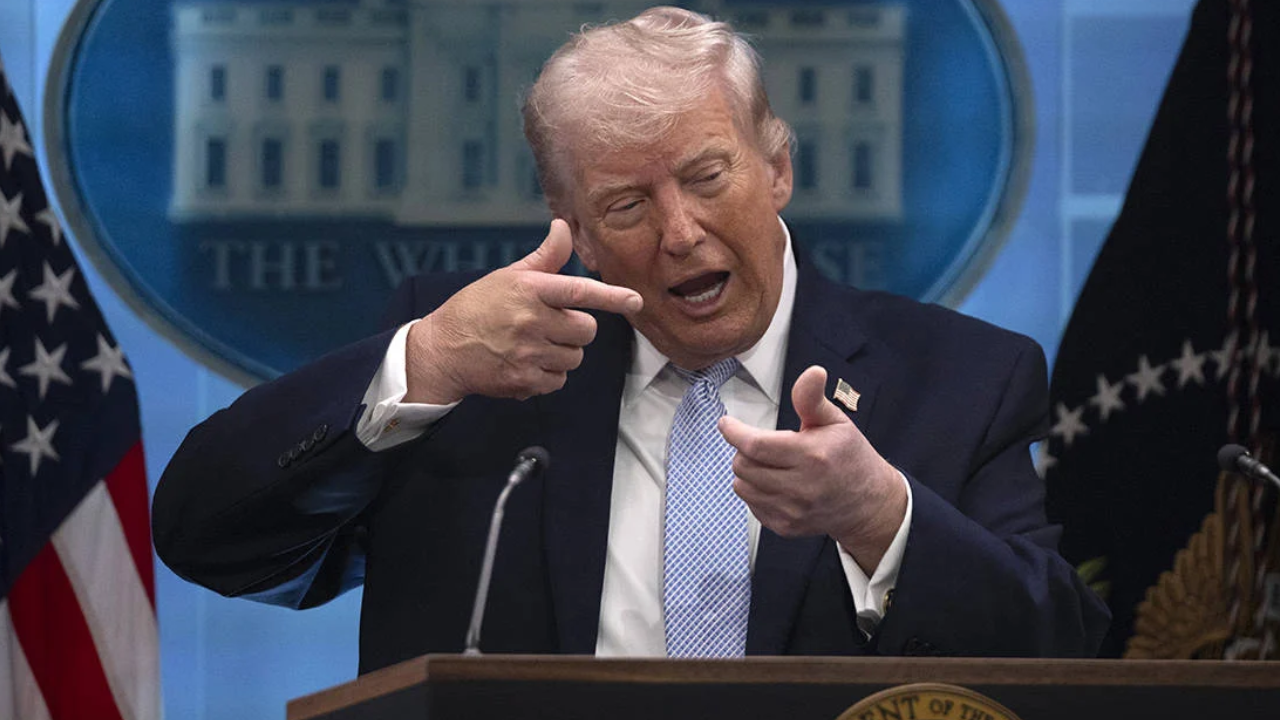 Trump'ın İran diplomasisi: Bir yanda 'yok ederiz' tehdidi, diğer yanda 'müzakere' masası