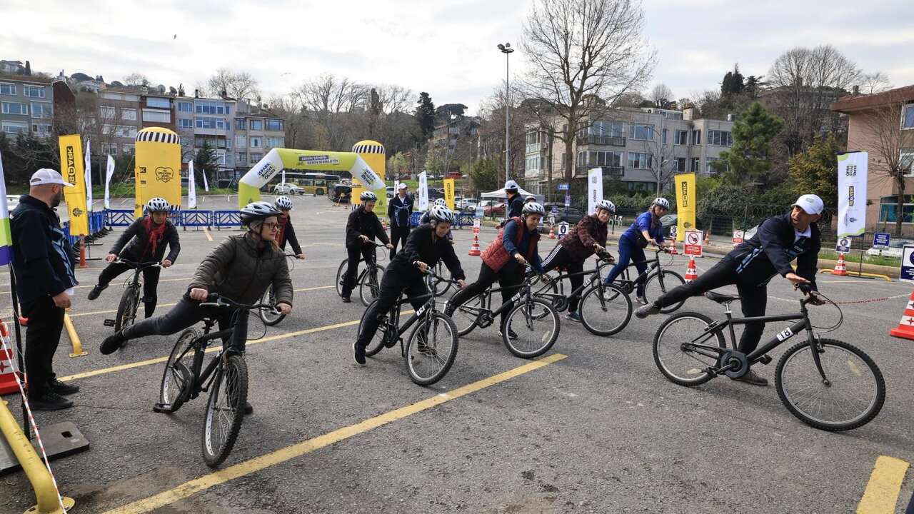 İspark’tan meydanlarda bisiklet eğitimi