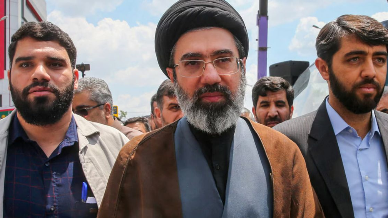 Hamaney'den ateşkes sonrası ilk açıklama: Barışın bedeli ‘tazminat’ ve ‘Hürmüz’!