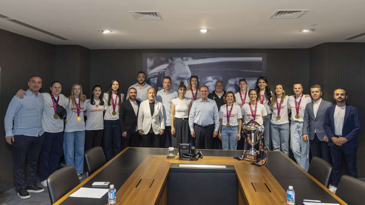 EuroCup şampiyonu ÇBK Mersin’den Seçer’e ziyaret