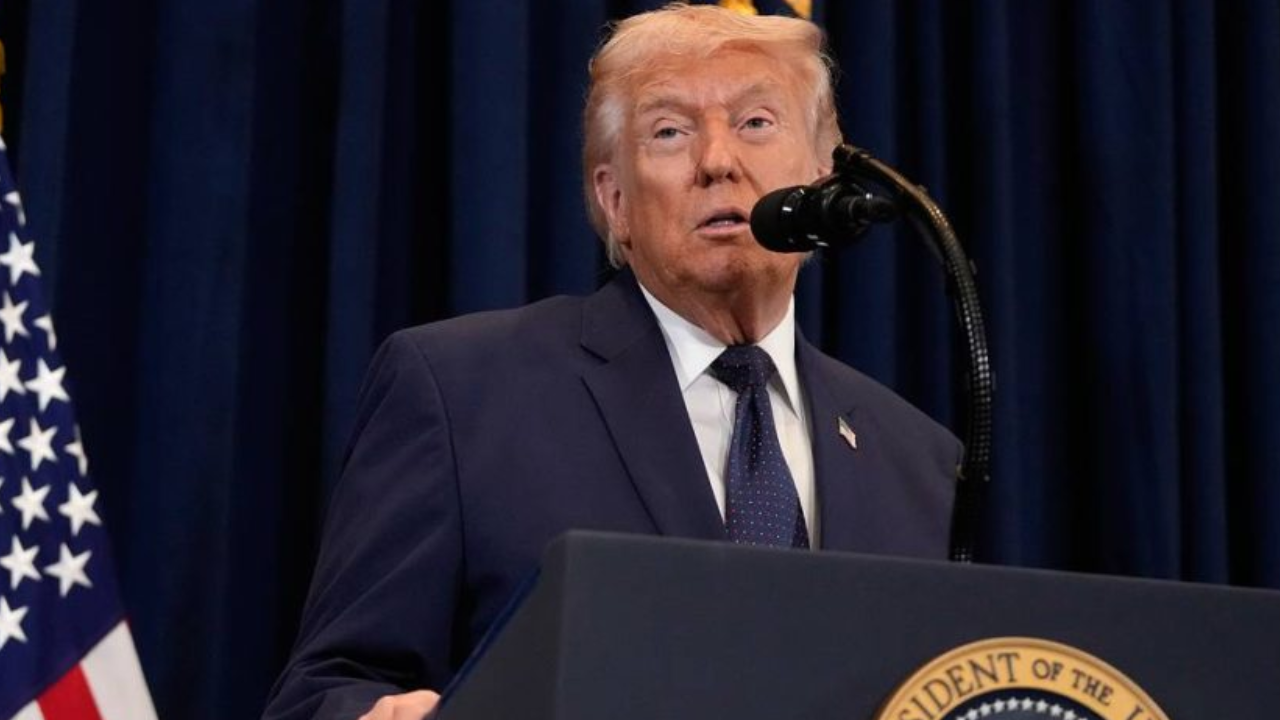 Trump’tan İran’a 'müzakere' tehdidi: 'Gemilere en iyi silahları yüklüyoruz!'