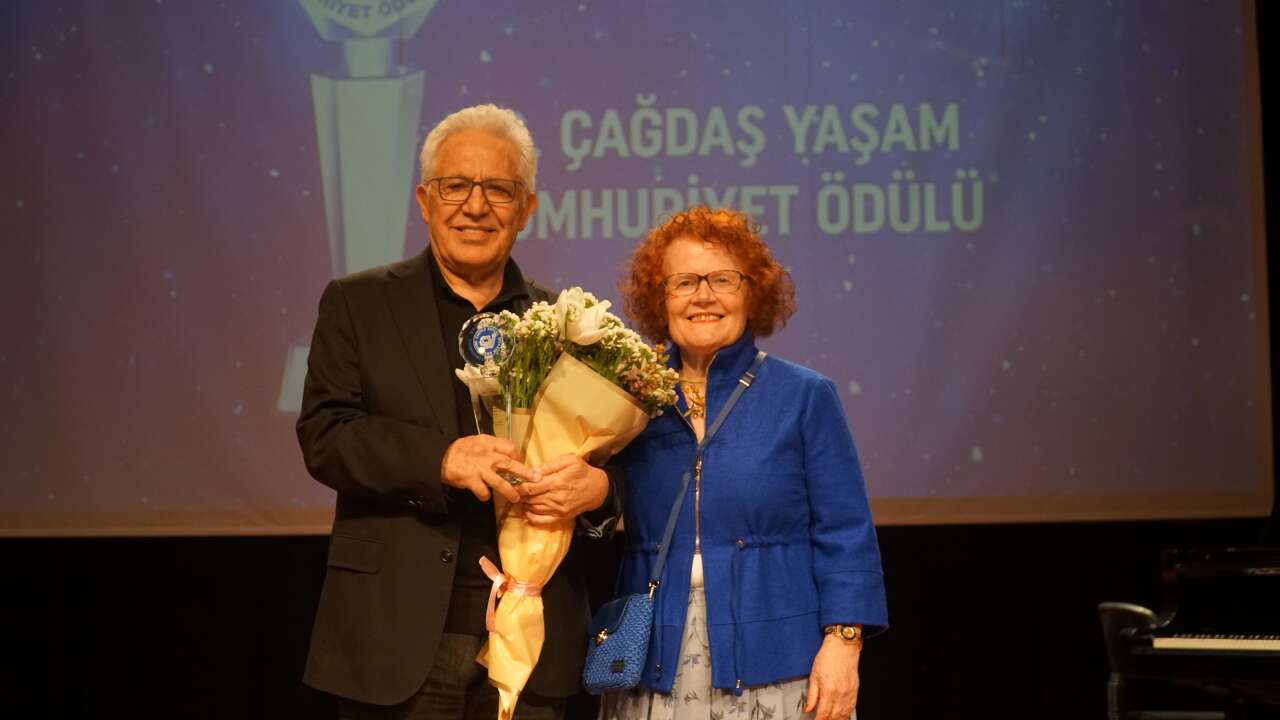 20. Çağdaş Yaşam Cumhuriyet Ödülü Zülfü Livaneli'nin