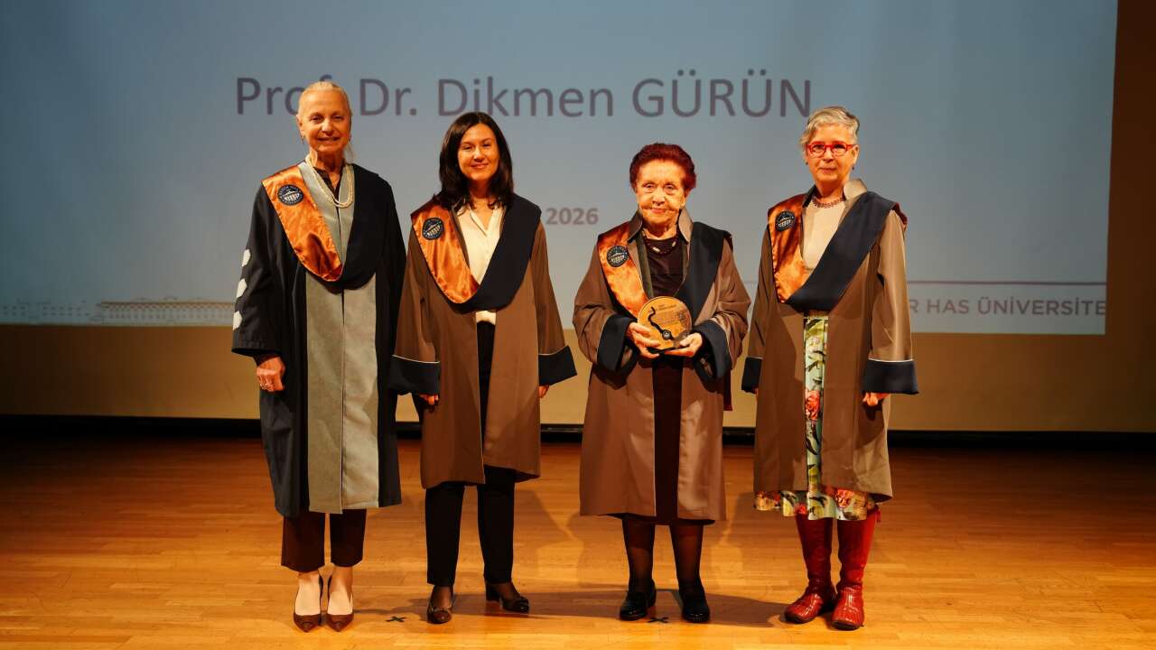 Tiyatroya yarım asırlık katkıya “emeritus” onuru