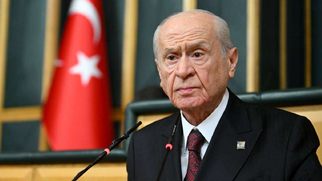 Bahçeli'den Tatlıses'e 'geçmiş olsun' telefonu