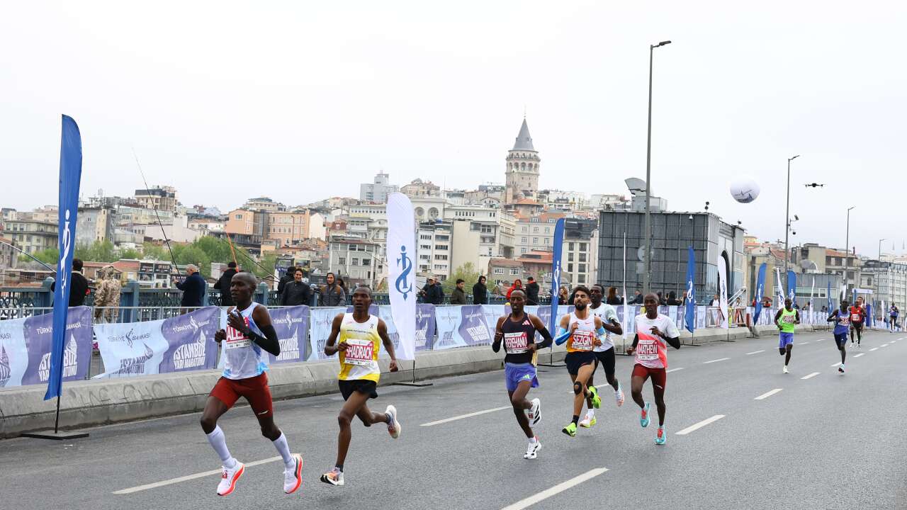 İstanbul yarı maratonu öncesi kit dağıtımı başladı