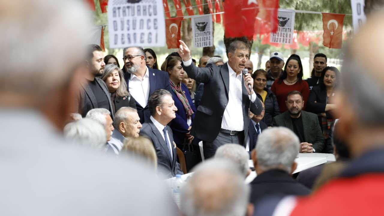 İzmir’de Meslek Fabrikası nöbeti sürüyor: “Kötülüğü bu ülkede kimse kabullenmesin”