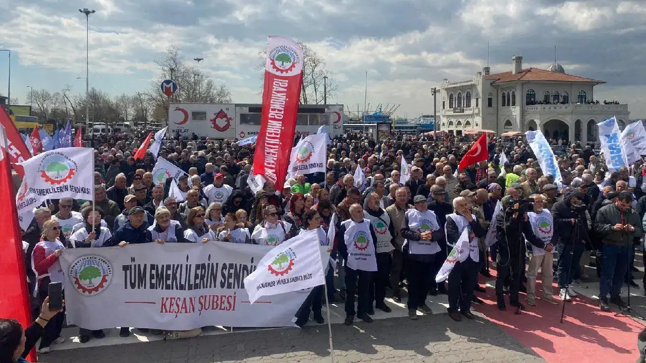 Emekliler Kadıköy’de ses yükseltti: İnsanca yaşam!