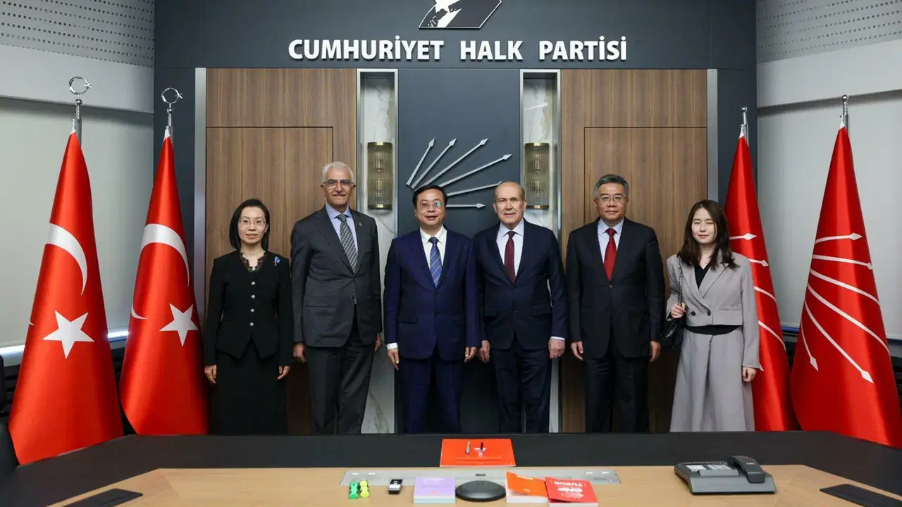 Çin Komünist Partisi’nden CHP’ye ziyaret: Özgür Özel Çin’e davet edildi
