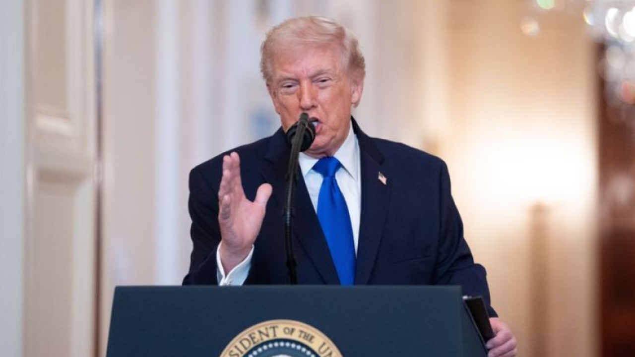 Trump, İran'ı 'şantaj' ile suçladı: 'Sırada Küba var' mesajı...