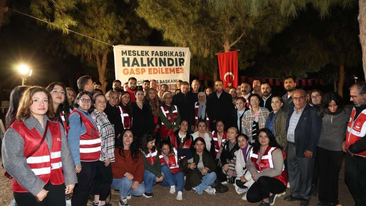 Meslek Fabrikası nöbeti İzmir'de devam ediyor