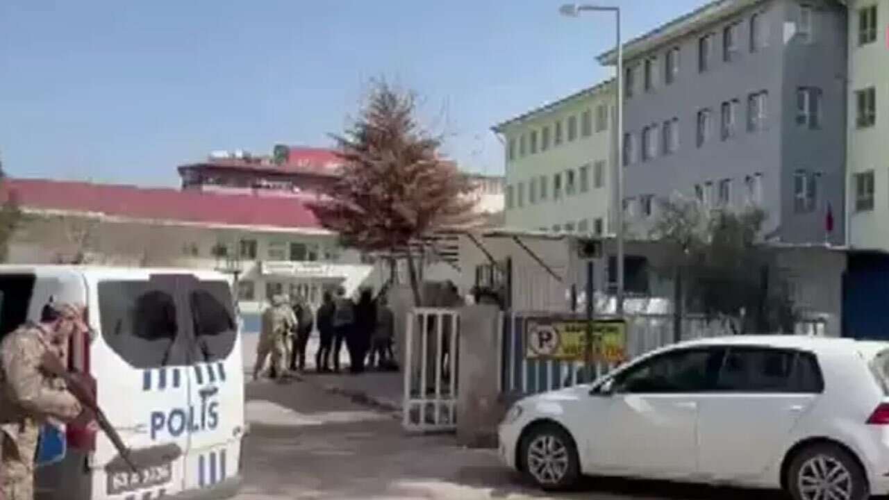 Şanlıurfa’daki lisede silahlı saldırı