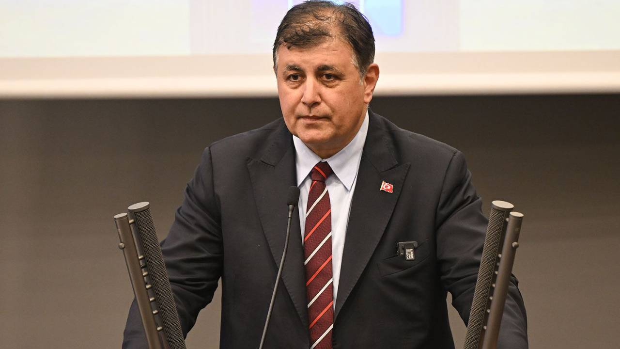 Cemil Tugay’dan AK Parti ve MHP’ye ‘komplo’ tepkisi: "Bu ahlaksızlığın dibidir!"