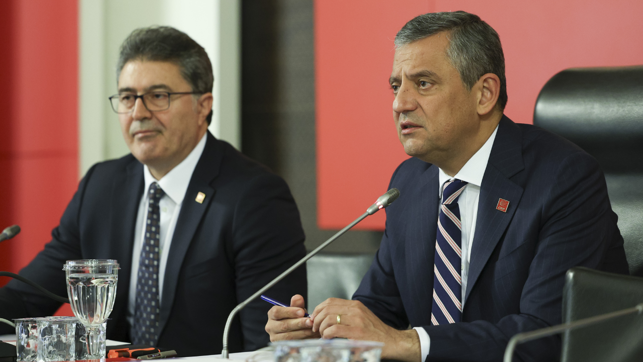 Özgür Özel'den 80 il başkanıyla 4 saatlik kritik zirve