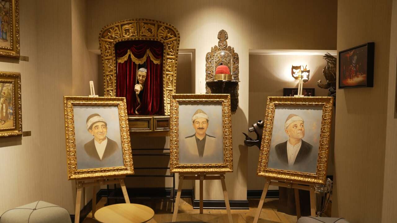 Kavuk geleneği tuvale taşındı: Baba Sahne’de üç ustanın portresi