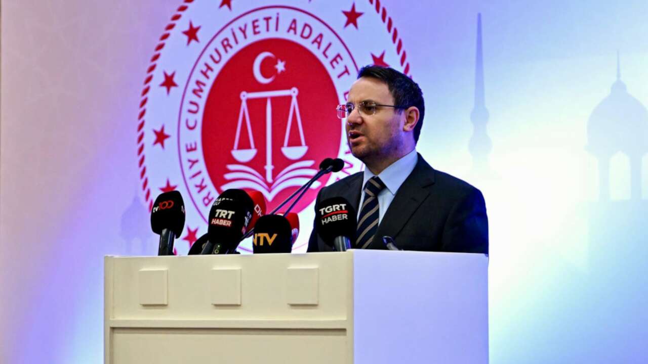 Akın Gürlek: 95 kişi gözaltına alındı, 1104 hesaba erişim engeli getirildi