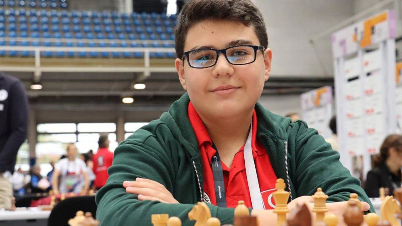 Satrancın yeni dehası: Yağız Kaan Erdoğmuş 14 yaşında tarih yazdı!