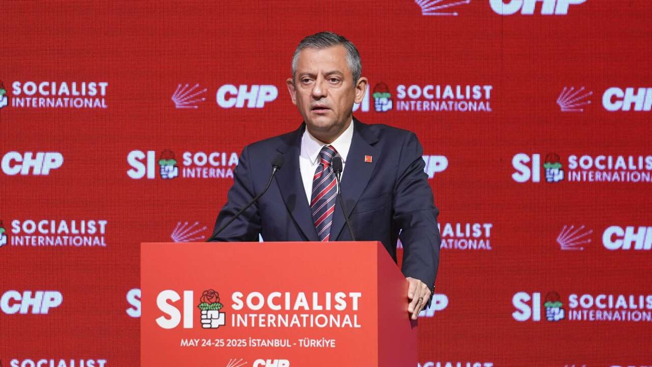 Sanchez ile görüşecek olan Özel Barcelona'da: Otoriterlere net bir mesaj vereceğiz