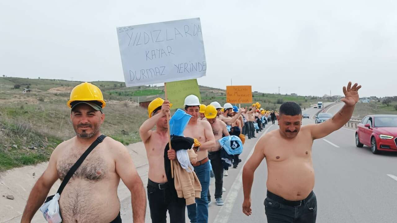 Madenciler hakları için yürüyor: Ankara yolunda yarı çıplak yürüyüş...