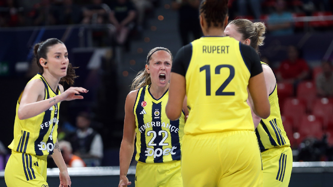 Fenerbahçe Opet, EuroLeague'de finale yükseldi!