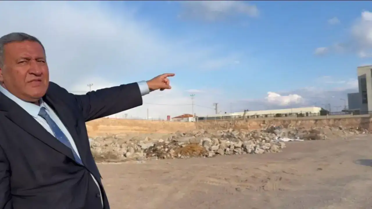 CHP'li Gürer açıkladı: Seçim öncesi açılan hastane temeli , atıklarla geri dolduruldu