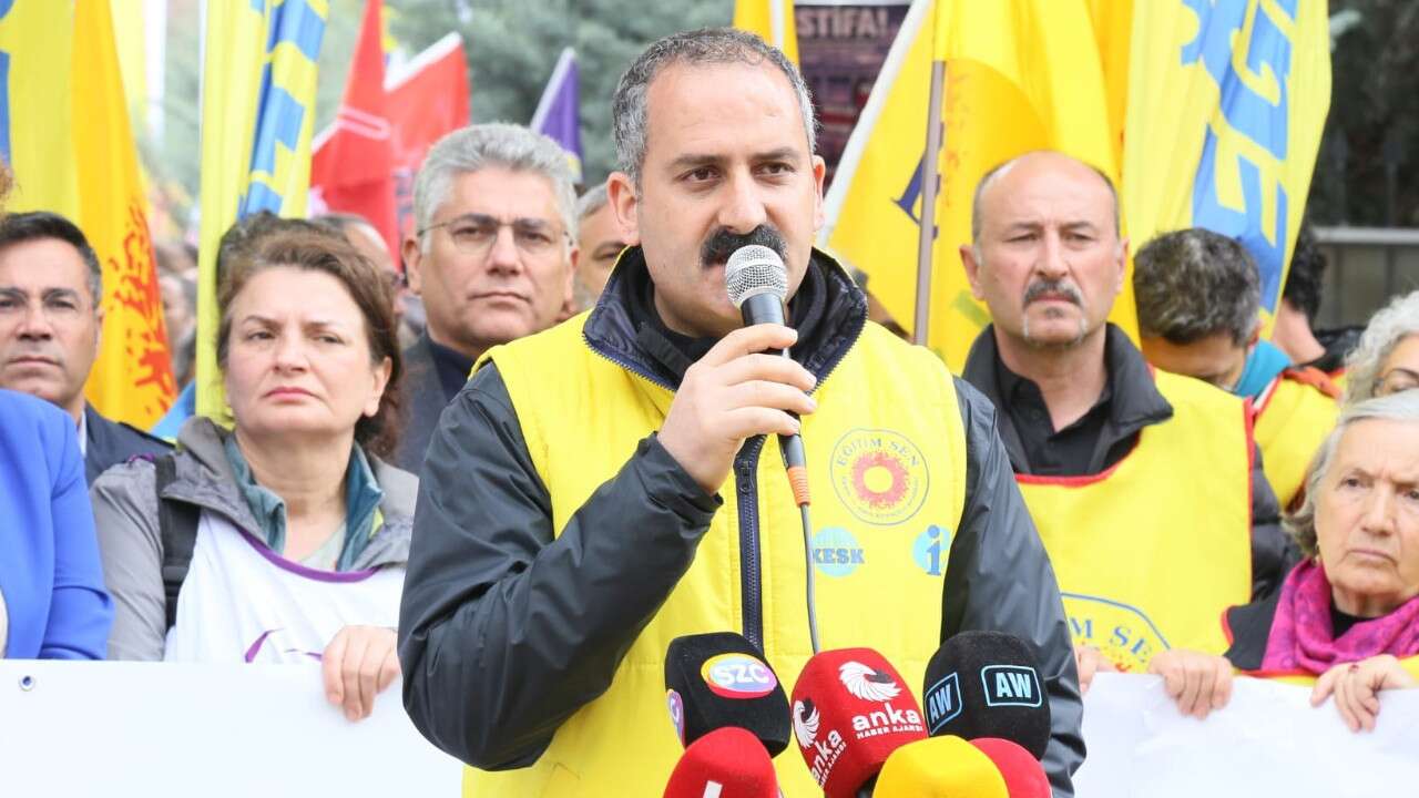 Eğitim-Sen'den Yusuf Tekin'e çağrı