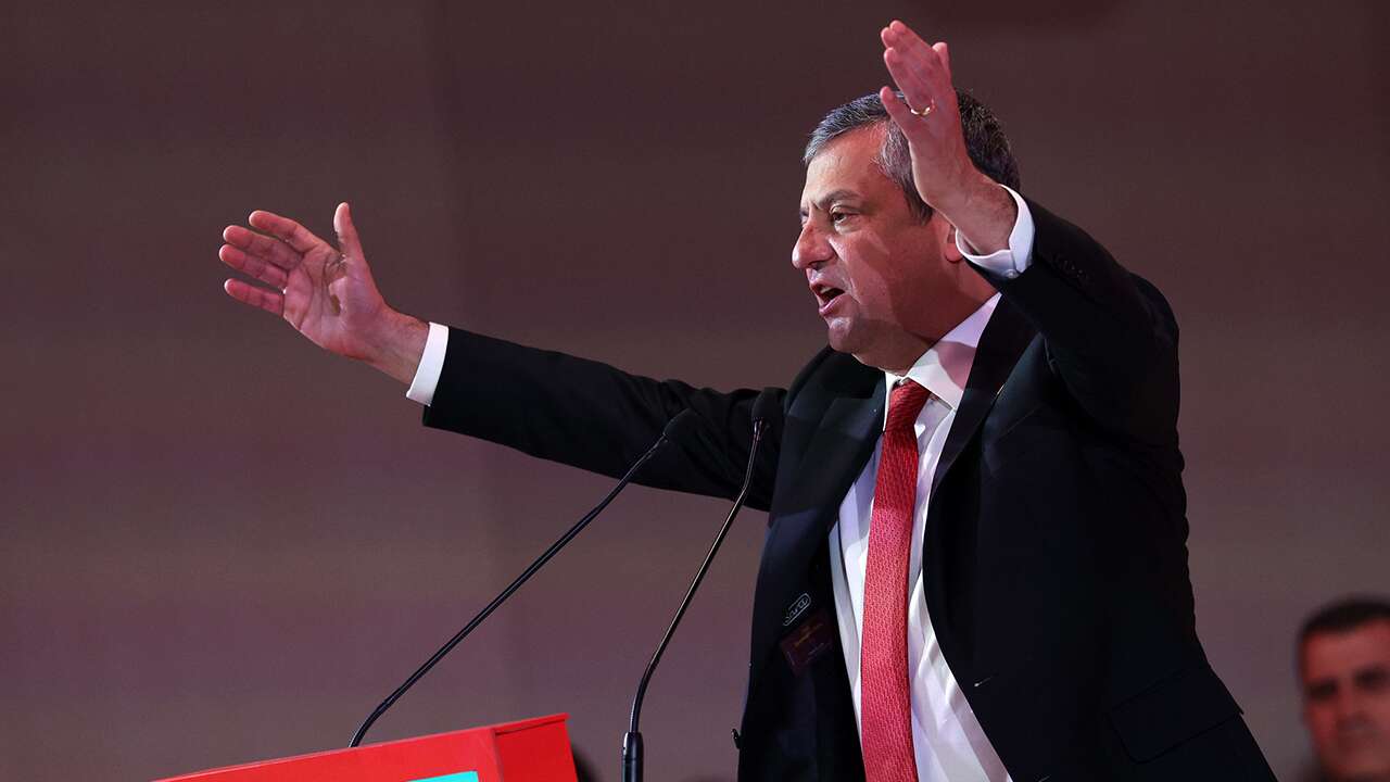 Özgür Özel, Barselona'da konuştu: Darbeye karşı halkın iradesini savunuyoruz