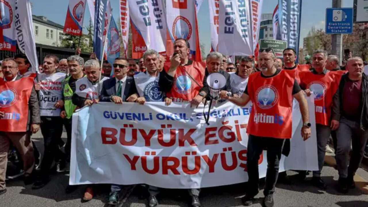 Okul saldırılarının ardından sendikaların ‘dua’ atışması