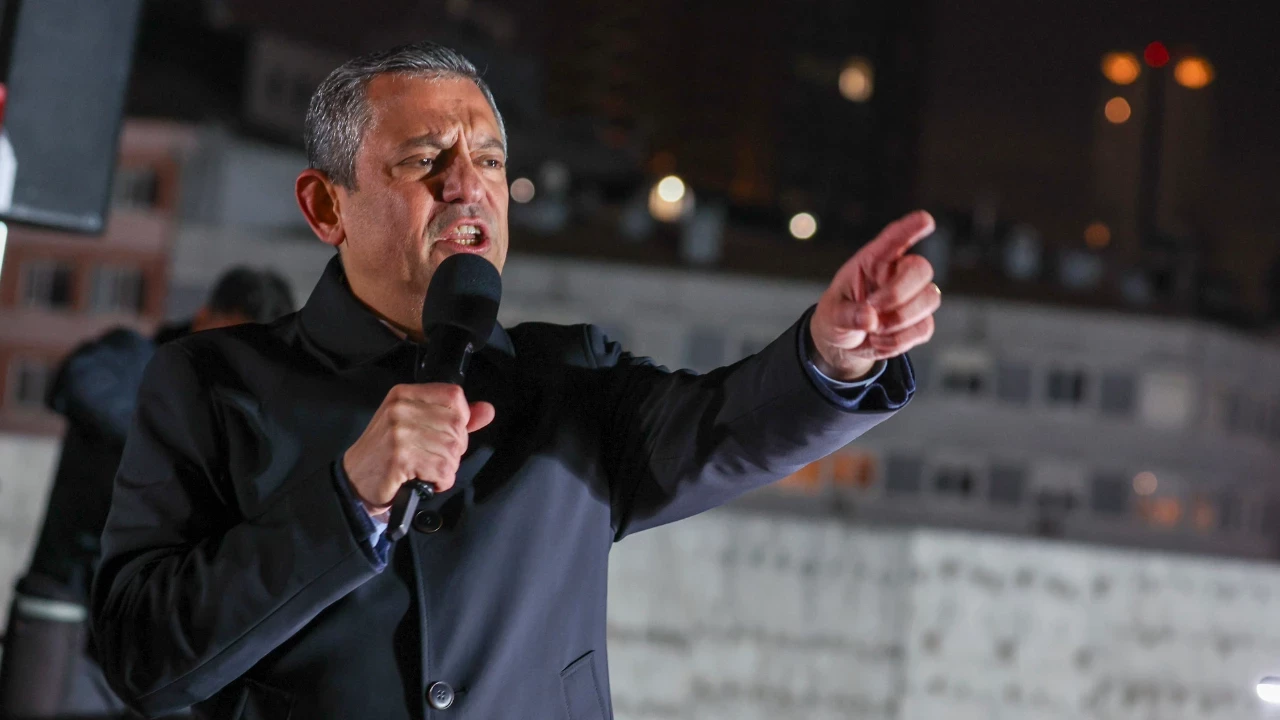 Özgür Özel programını değiştirdi: Ataşehir'deki mitinge katılıyor