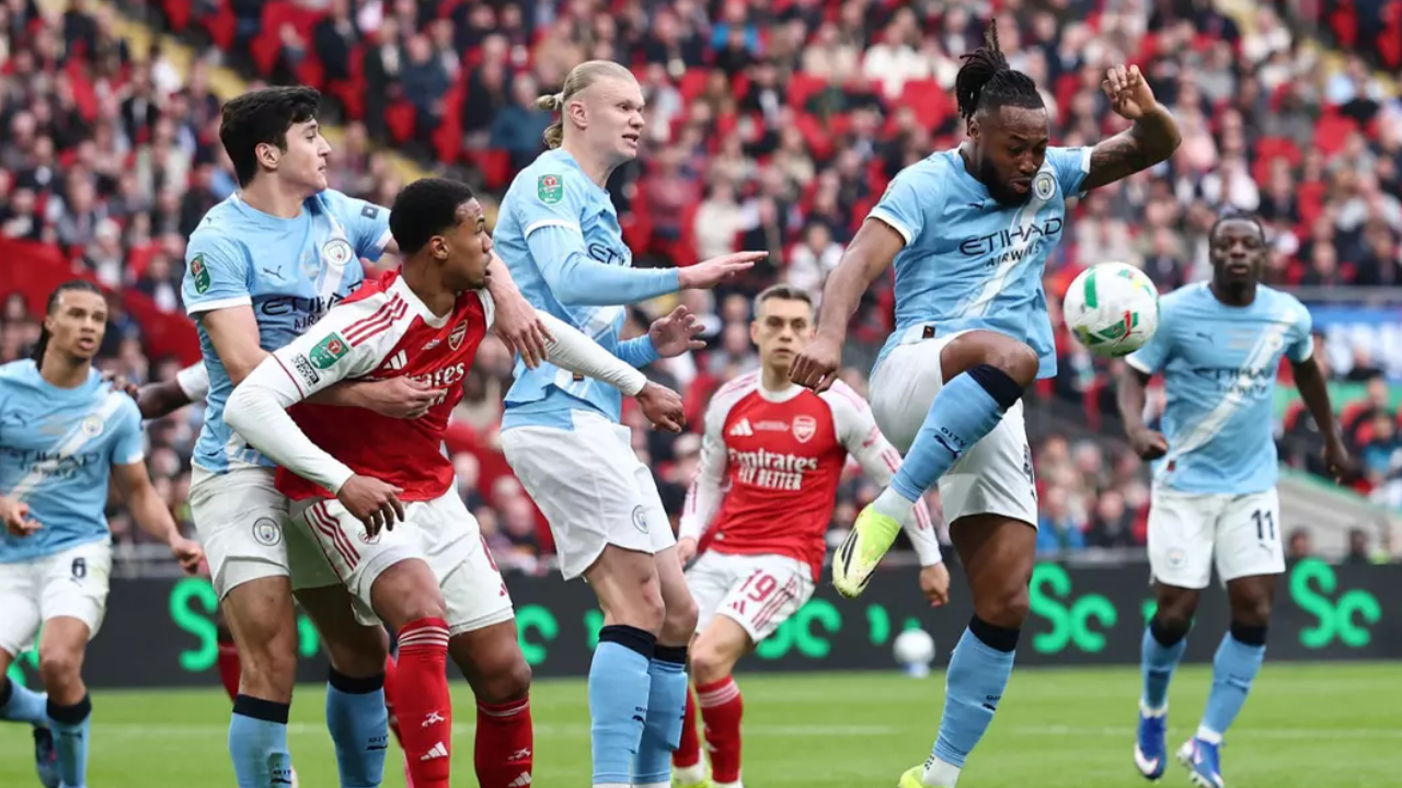 Arsenal için "Kabus Nisan" Manchester City, şampiyonluğa koşuyor