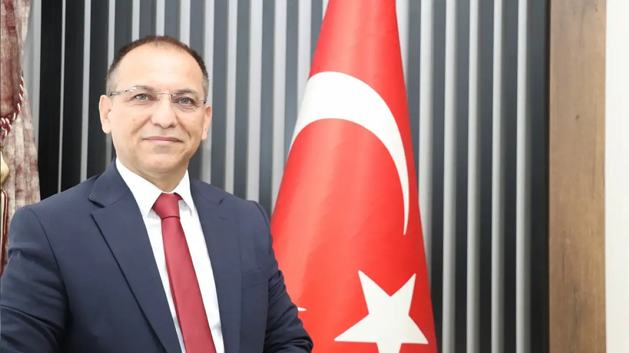 Okula saldırı sonrası görevden alındı: İl Milli Eğitim Müdürü'nün 'taciz' mesajları ortaya çıktı