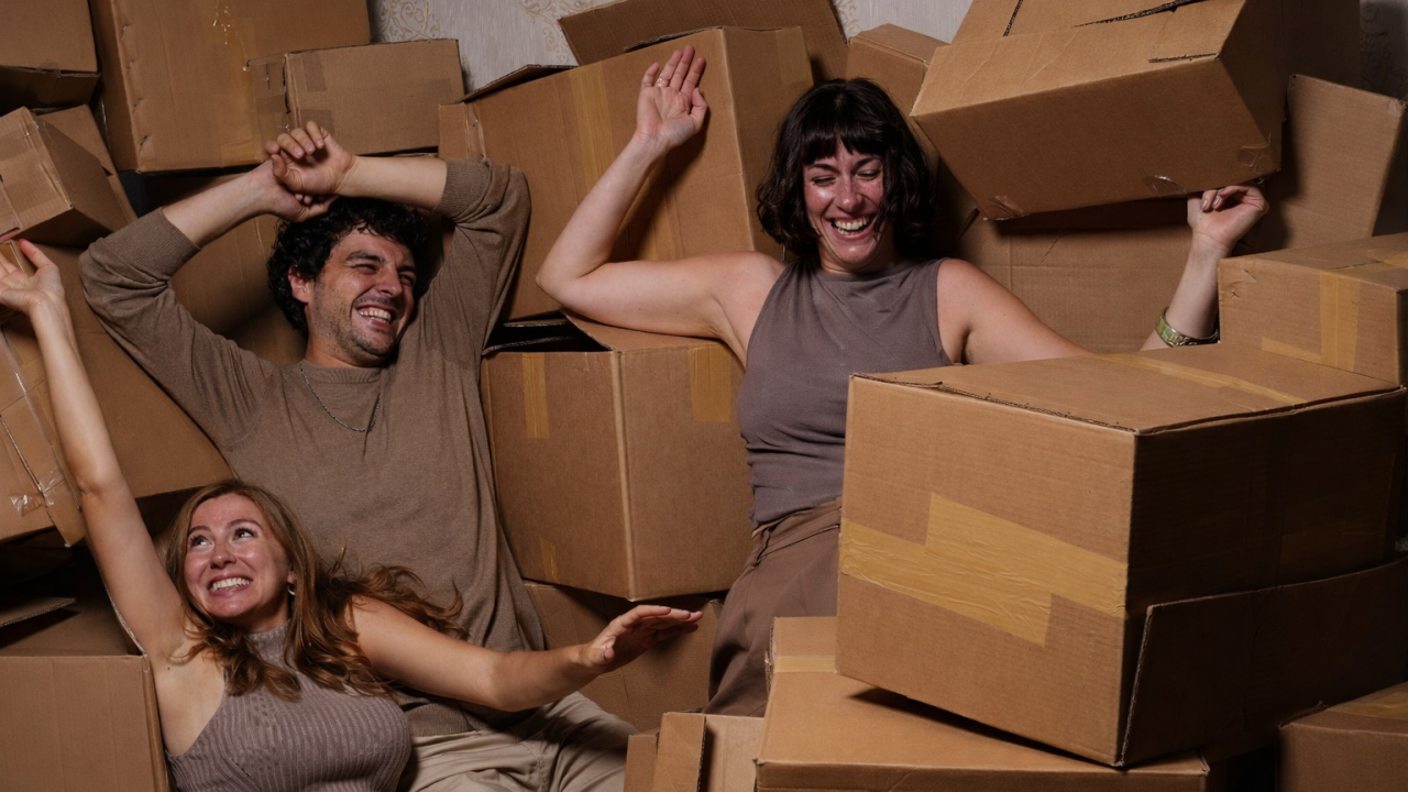 Kadıköy’de sahnede “Kutular”: Anlaşılma arayışını anlatan oyun 3. sezonunda