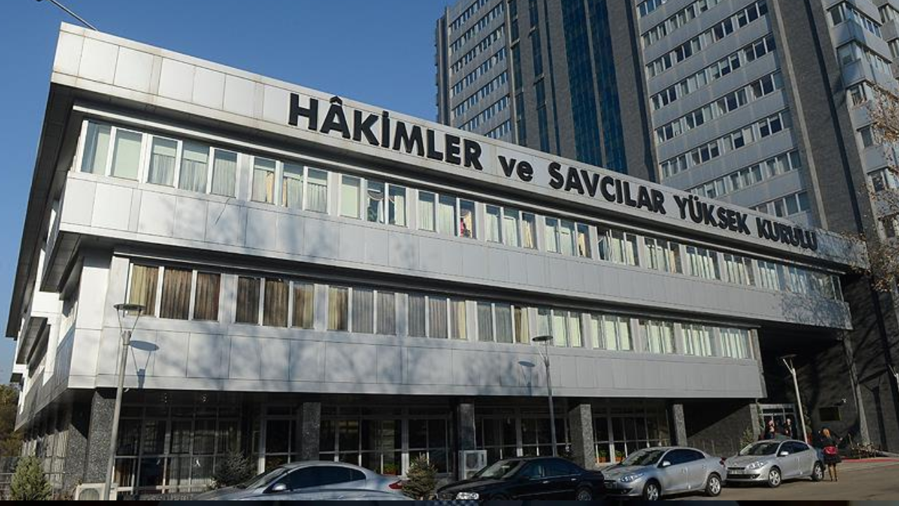 HSK’dan yeni kararname: 14 hakim ve savcının görev yeri değişti