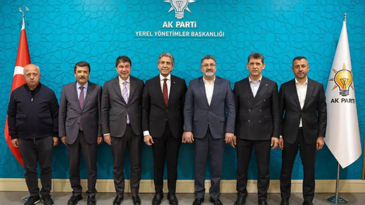 CHP'den AK Parti'ye geçen Serik Belediye Başkanı'nın evine silahlı saldırı