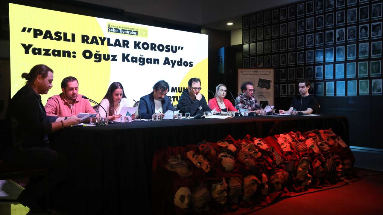 Muhsin Ertuğrul Okumaları’nda "Paslı Raylar Korosu"na tam not