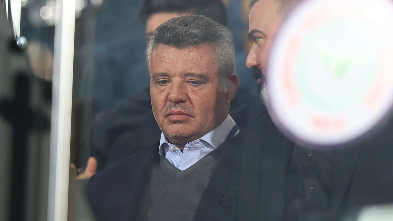 Sadettin Saran'a tribünde soğuk duş: "İstifa için daha ne olması gerekiyor?"