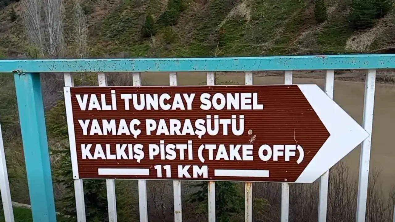 Tuncay Sonel'in adı köprüye verilmişti: Tunceli'de vatandaşlar tepkili