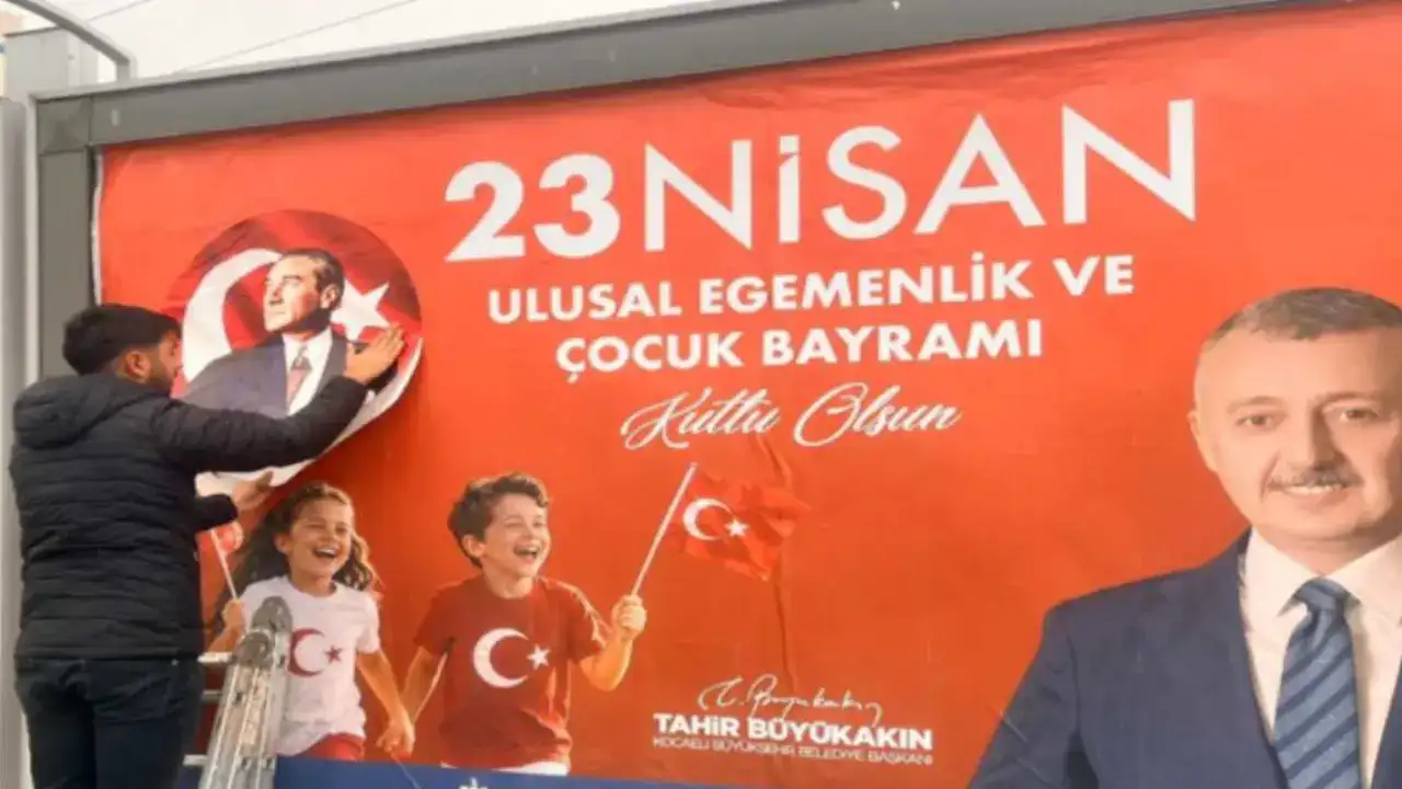 Atatürksüz 23 Nisan afişlerine CHP'den müdahale