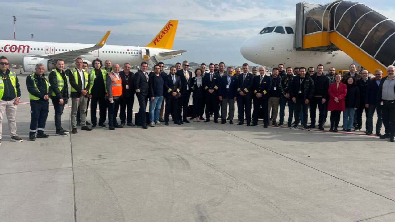 İran'da mahsur kalan Türk yolcu uçağı 52 gün sonra yurda döndü