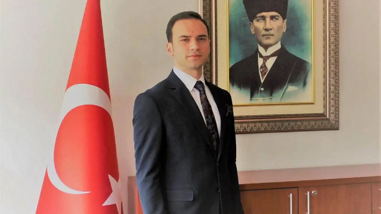 Eski vali tutuklanınca 'adalet' paylaşımı gündem oldu: İşte vali yardımcısının mesajının perde arkası...