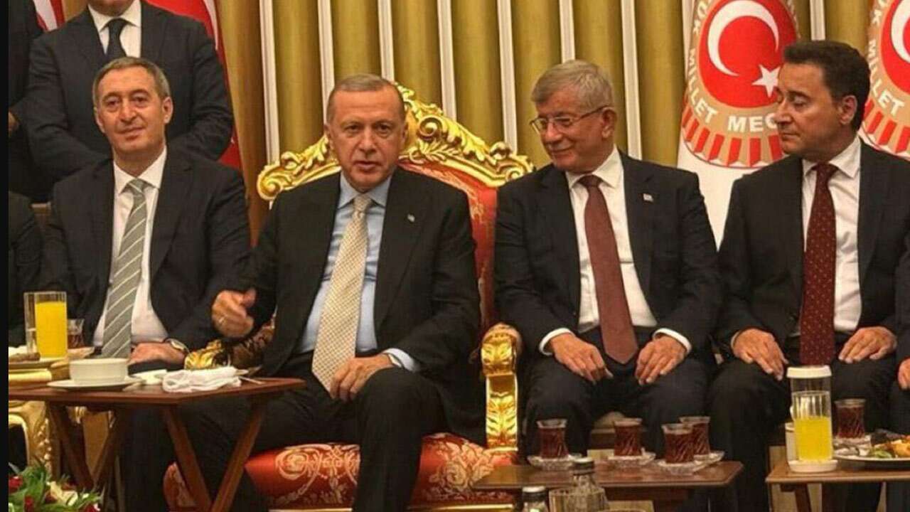 Davutoğlu’ndan dikkat çeken Erdoğan anısı