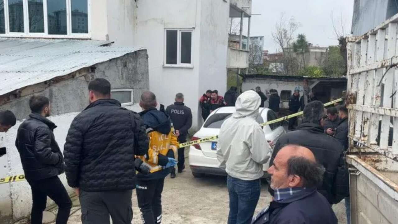 Kumar borcu: Annesini öldürüp intihar etti