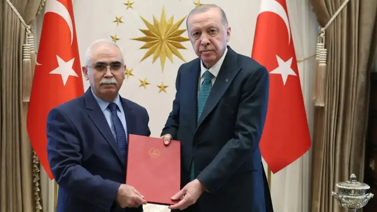 AYM Başkanı Özkaya Cumhurbaşkanı Erdoğan'ı ziyaret etti