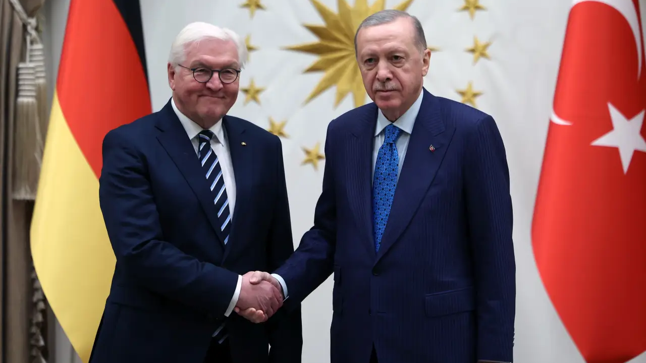 Erdoğan, Almanya Cumhurbaşkanı Steinmeier ile görüştü: 'Savaş Avrupa'yı zayıflatmaya başladı'