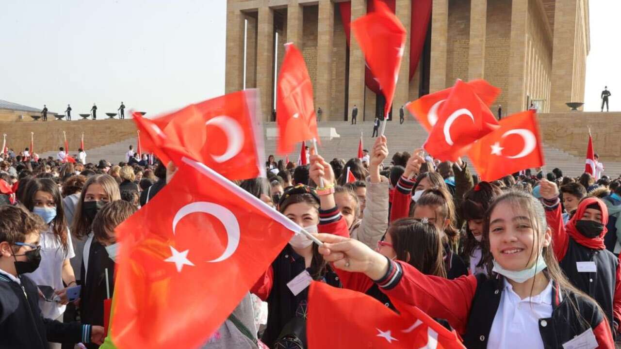 Bugün 23 Nisan coşkusunu yaşamak için işte tek tek kutlamalar