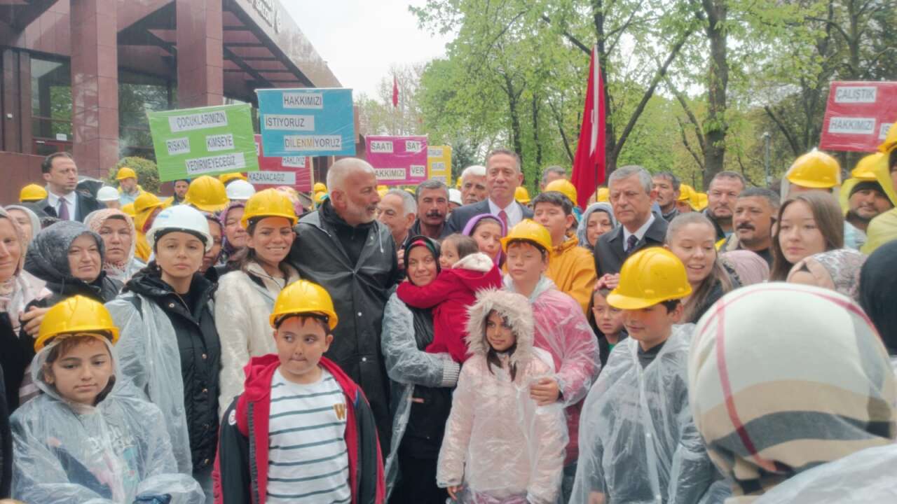 Özgür Özel'den madencilere destek: Rejim sermayenin yanında konum aldı