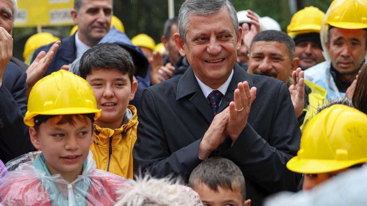 Özgür Özel'den madencilere destek: Rejim sermayenin yanında konum aldı